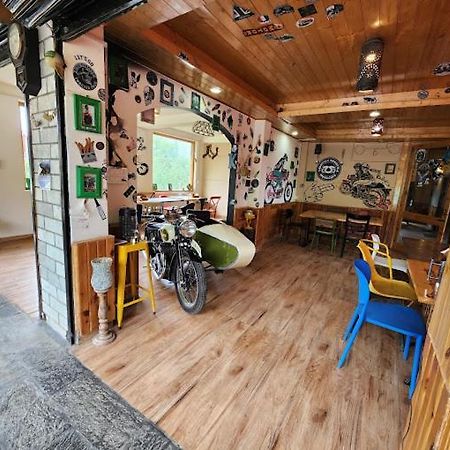 Throttle Shrottle Moto Hostel Manali  Exterior photo