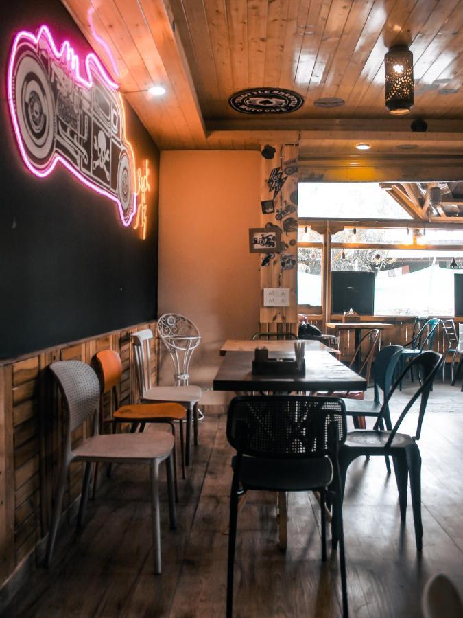 Throttle Shrottle Moto Hostel Manali  Exterior photo